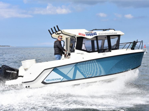 slider 0 Quicksilver Activ 705 Pilothouse